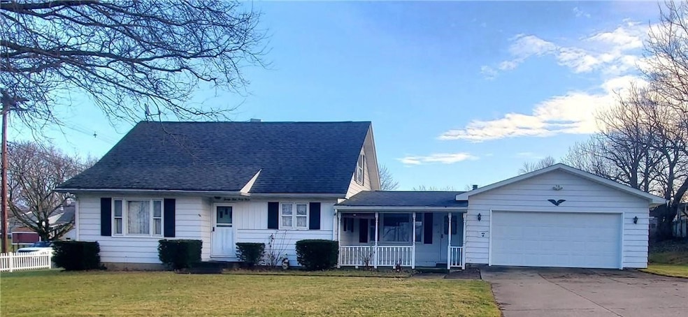 2943 W 32nd St, Erie, PA 16506 - photo 1