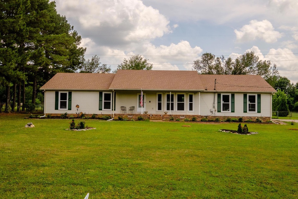 208 Richdale Ln, Shelbyville, TN 37160 - photo 1