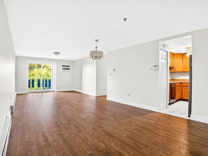 33 Lodgen Ct unit 4G, Malden, MA 02148 - photo 1