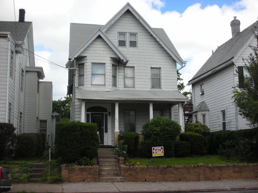 627 W Diamond Ave, Hazleton, PA 18201 - photo 1