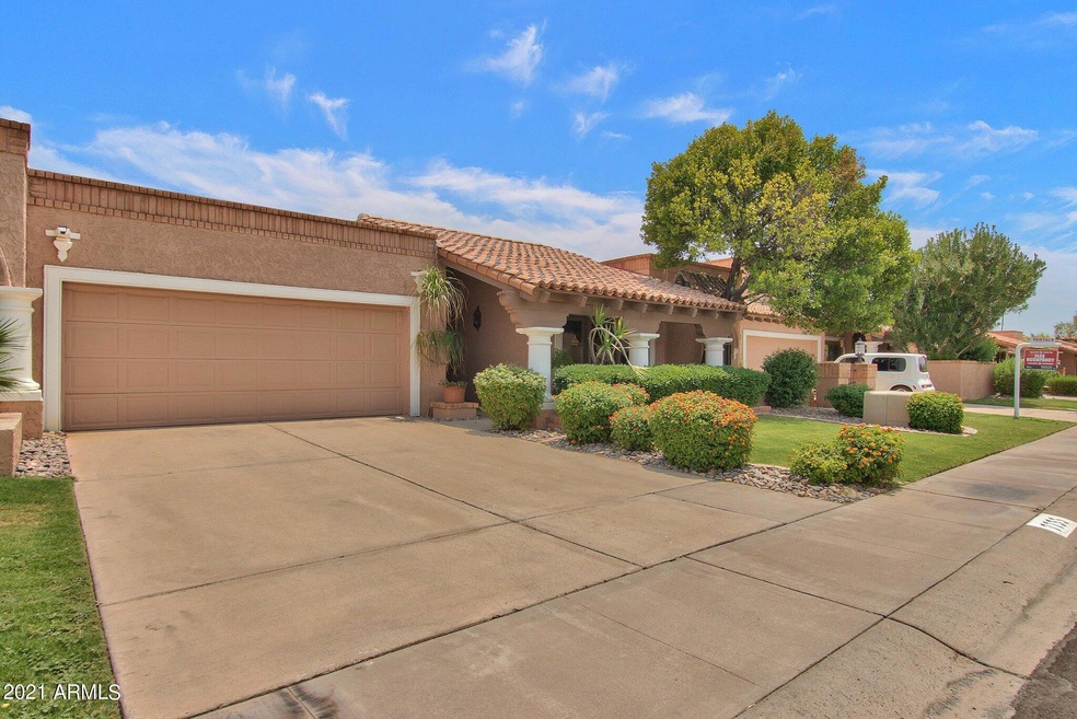 2 CAR GARAGE