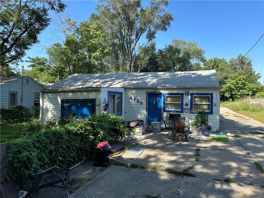 4720 NE 27th Ct, Des Moines, IA 50317 - photo 1