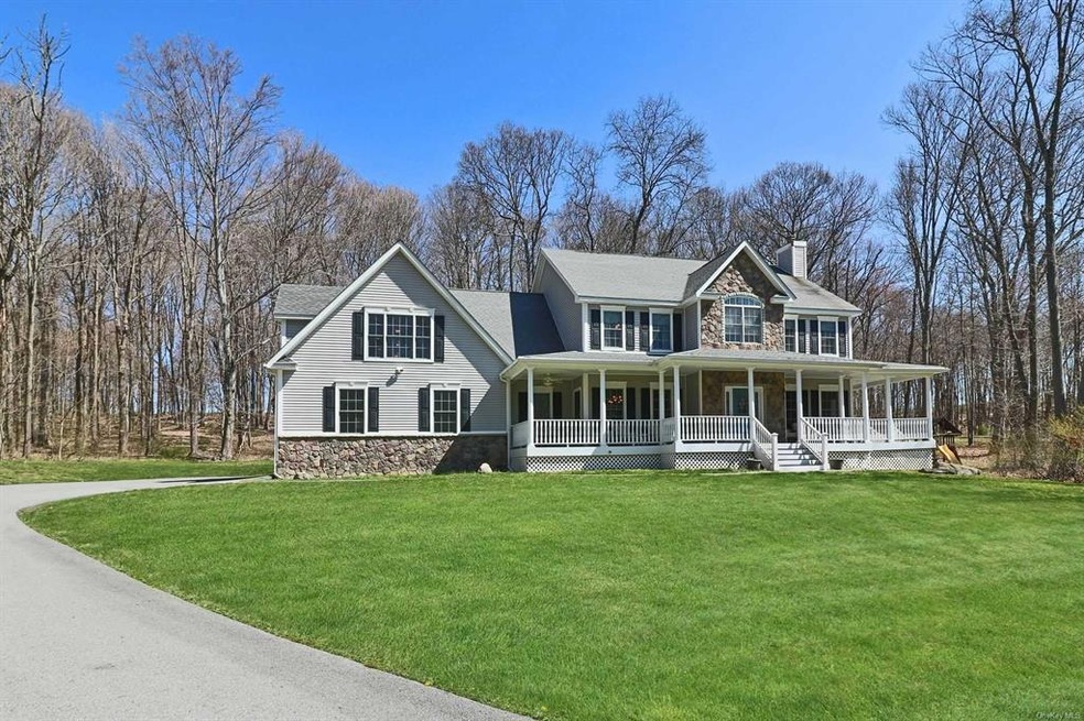 315 Augusta Dr, Hopewell Junction, NY 12533 - photo 1