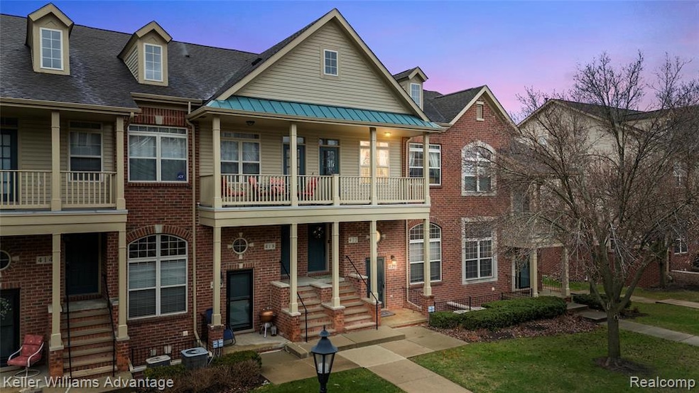 420 Old Pine Way unit 139, Walled Lake, MI 48390 - photo 1