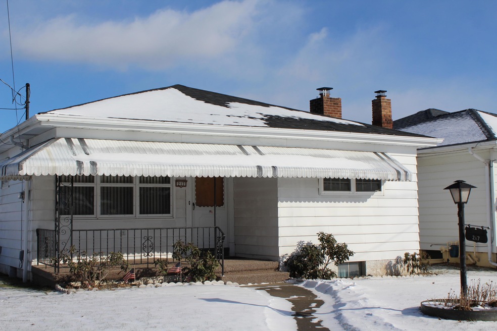 217 Mcclure Ave, Old Forge, PA 18518 - photo 1