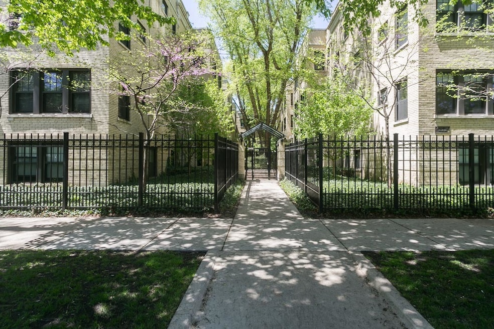 4878 N Magnolia Ave unit B-GE, Chicago, IL 60640 - photo 1