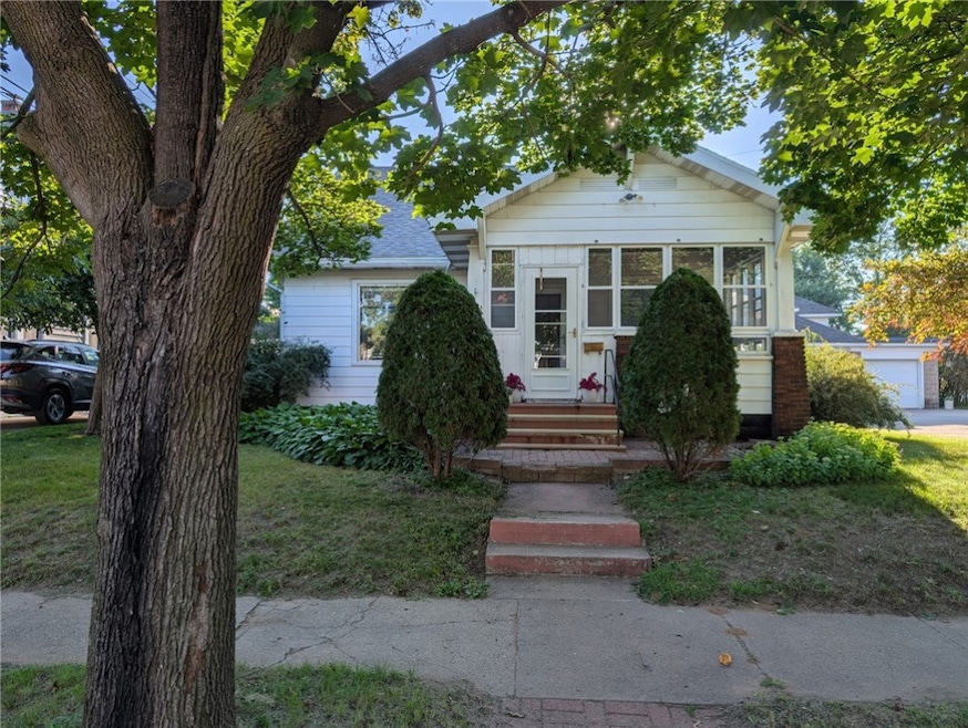 1011 6th Ave, Eau Claire, WI 54703 - photo 1