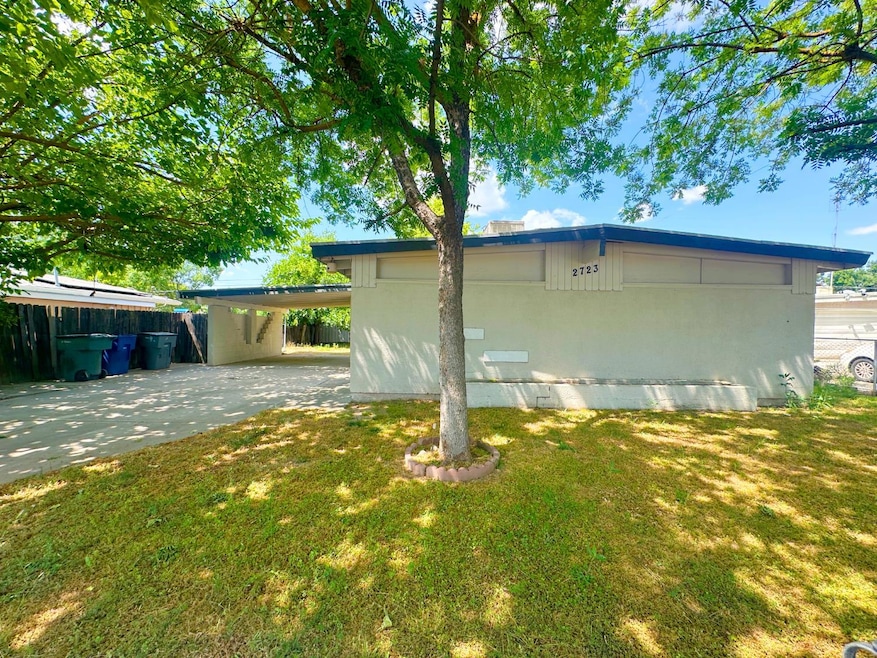 2723 E Lansing Way, Fresno, CA 93726 - photo 1