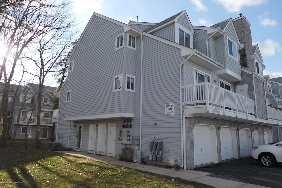 910 Scarlet Oak Ave unit 10, Toms River, NJ 08755 - photo 1