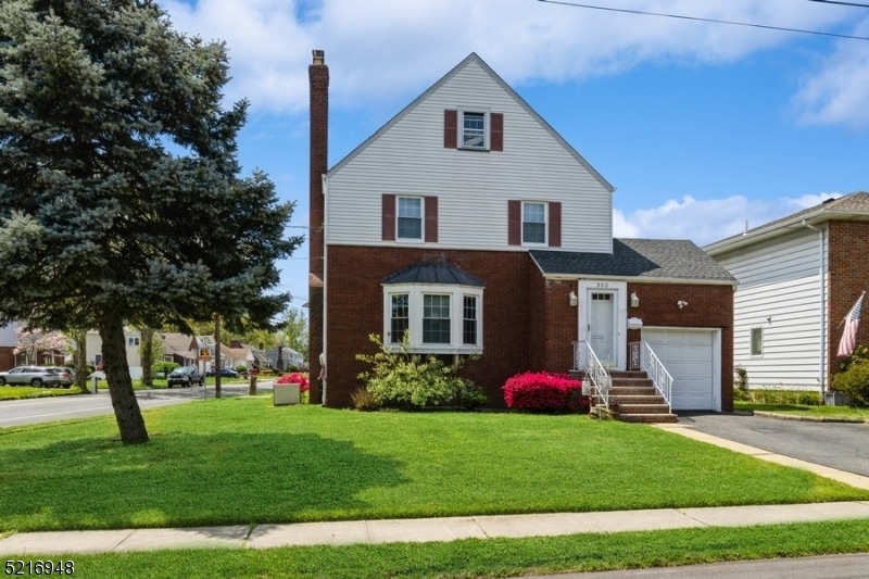 302 Sherwood Rd, Union, NJ 07083 - photo 1