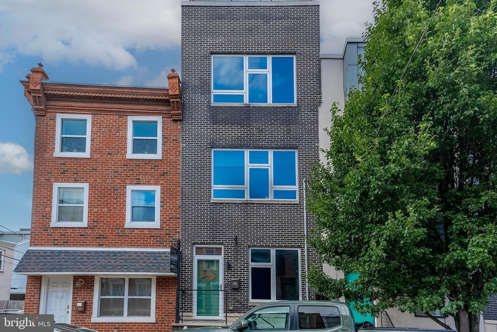 719 E Thompson St, Philadelphia, PA 19125 - photo 1