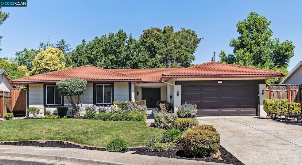Sold $1,550,000 • Co-Listing Agent