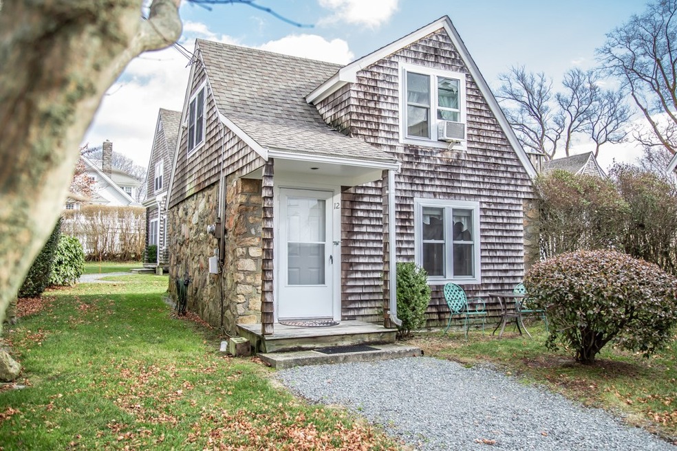 152 Tuckerman Ave unit 12, Middletown, RI 02842 - photo 1