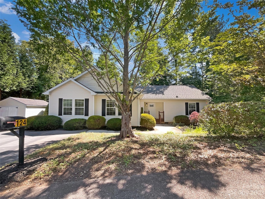 124 Wilde Brook Dr, Asheville, NC 28806 - photo 1