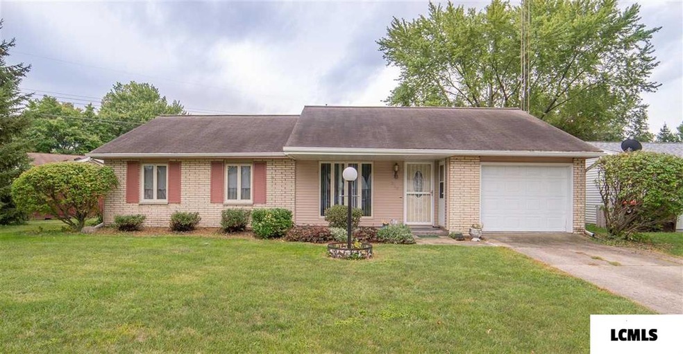 225 Rochelle Ave, Lincoln, IL 62656 - photo 1