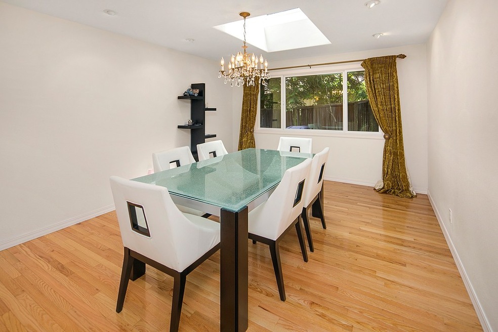 8515 SE 72nd St, Mercer Island, WA 98040 - photo 1