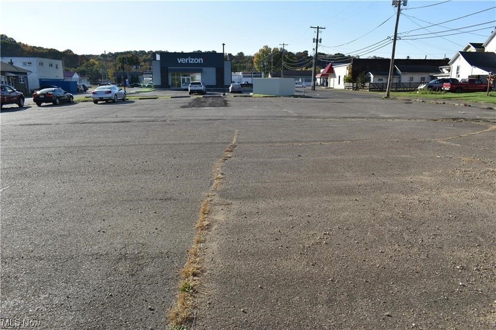 200 Pine St, Coshocton, OH 43812 - photo 1