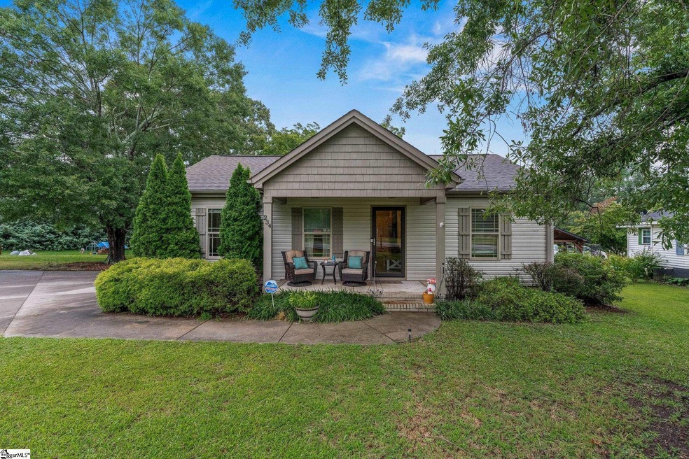 234 N Suber Rd, Greer, SC 29651 - photo 1