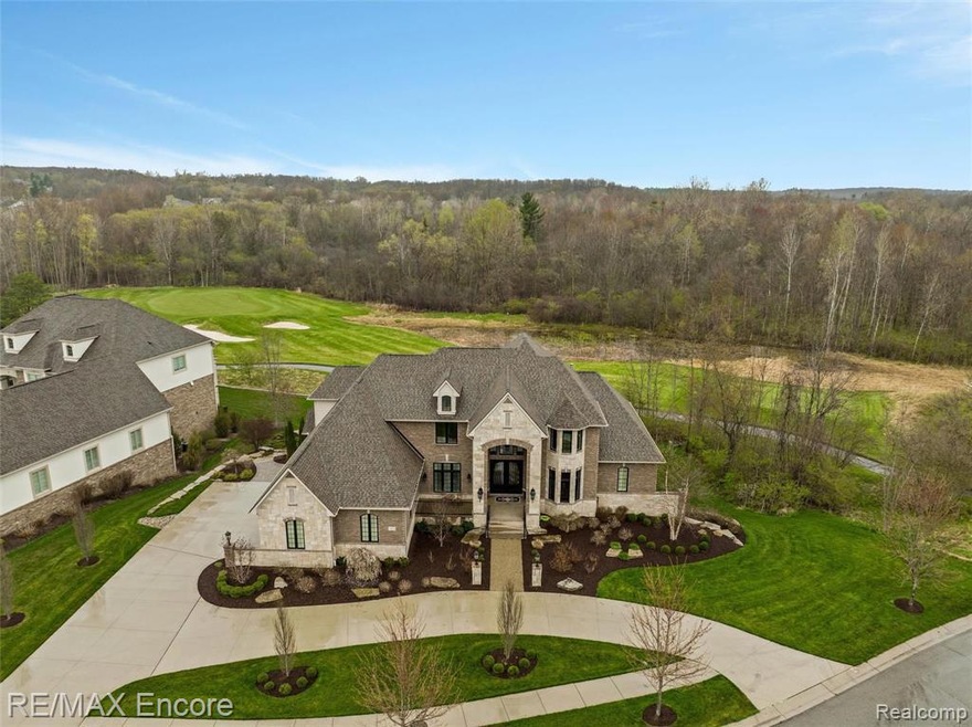 Beautiful Golf Frontage Colonial on 8th Hole of Oa