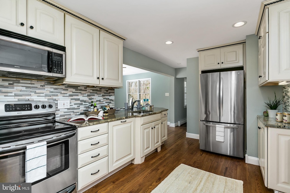 909 Mcelwee Rd unit RD2, Moorestown, NJ 08057 - photo 1