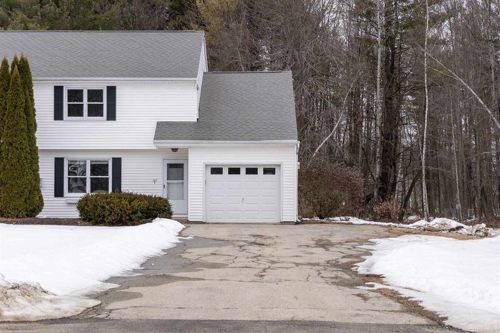 352 Beacon Hill Rd, Pembroke, NH 03275 - photo 1