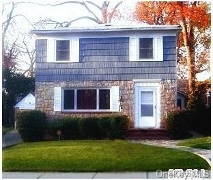 186-29 Grand Central Pkwy, Jamaica, NY 11432 - photo 1