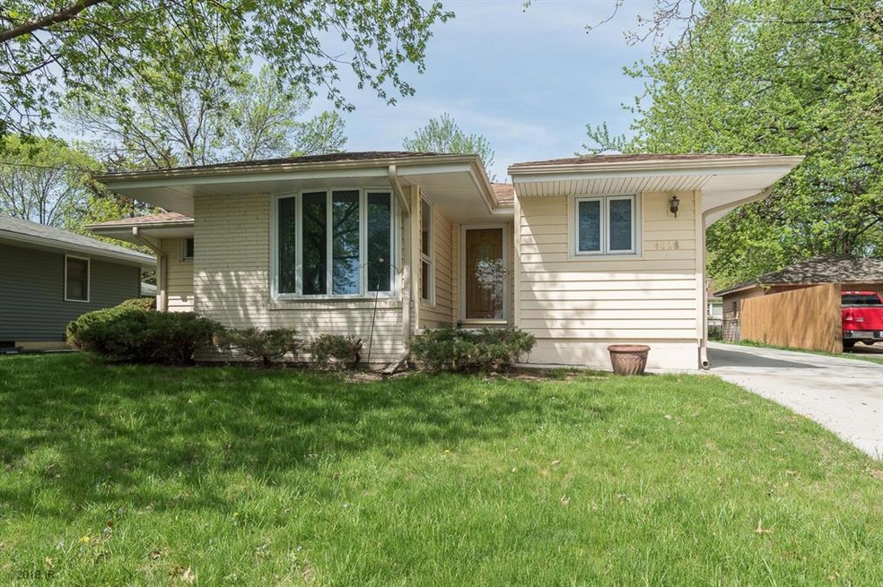 4028 Lynner Dr, Des Moines, IA 50310 - photo 1
