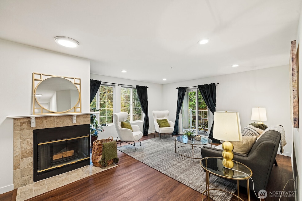 1692 118th Ave SE unit A203, Bellevue, WA 98005 - photo 1