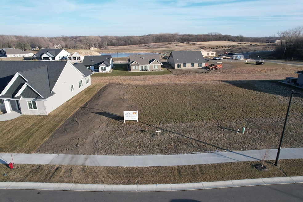 1055 Saba Blvd, Mankato, MN 56001 - photo 1