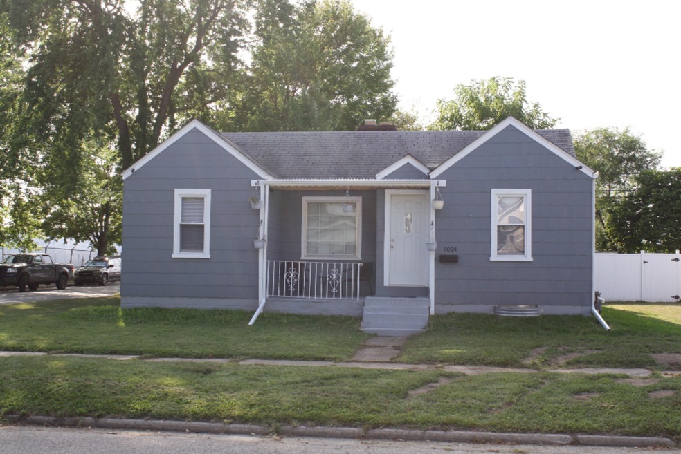 1004 N 13th St, Niles, MI 49120 - photo 1