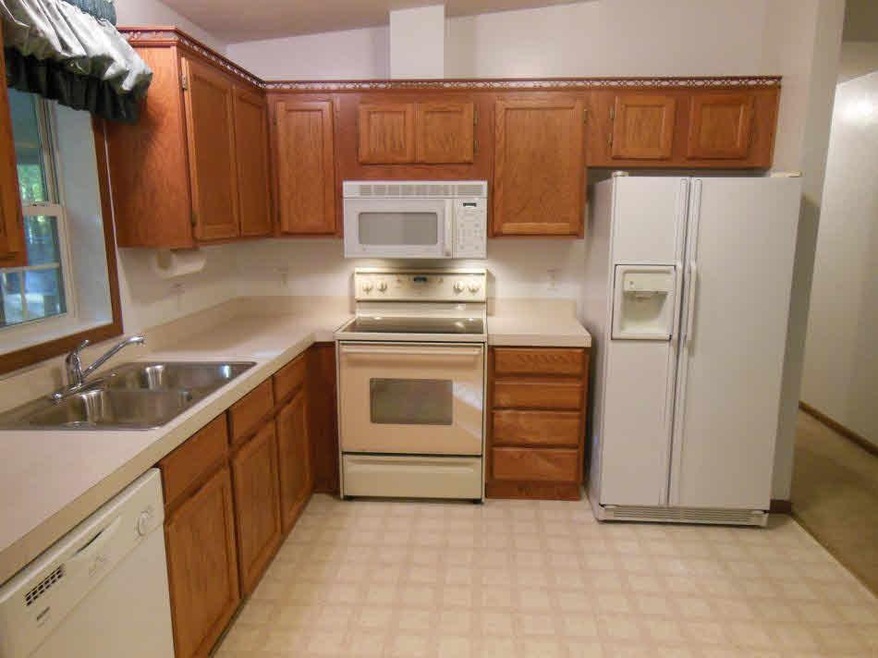 4911 Elmer Dr, Midland, MI 48640 - photo 1