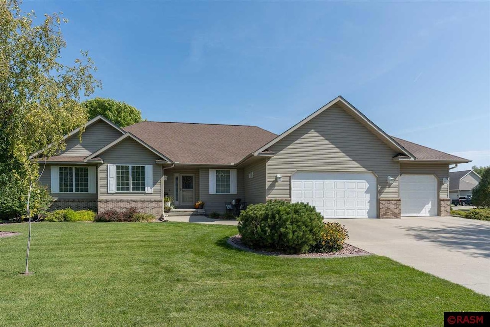 Sold $564,900 • Co-Listing Agent