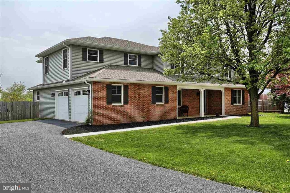 116 Laurel Dr, Hershey, PA 17033 - photo 1