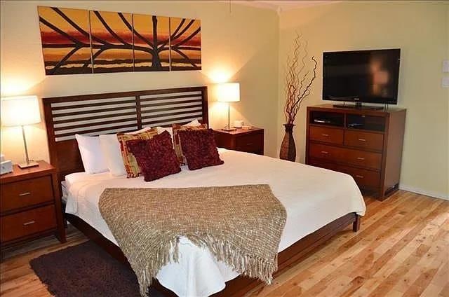 1106 W 6th St, Austin, TX 78703 - photo 1