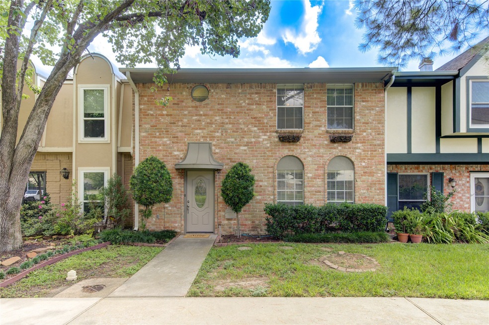 14111 Lost Meadow Ln, Houston, TX 77079 - photo 1
