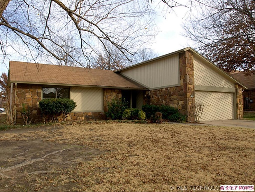 1601 South Aspen Court, Broken Arrow, Oklahoma-Qua
