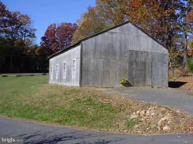 6069 Beverlys Mill Rd, Broad Run, VA 20137 - photo 1