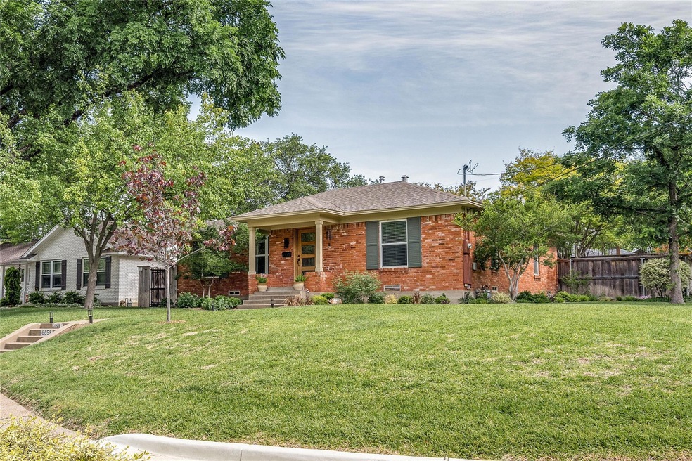 6658 Ridgemont Dr, Dallas, TX 75214 - photo 1