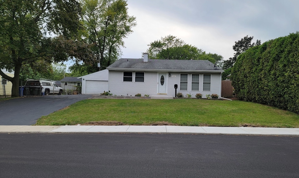 66 Alameda Dr, Carpentersville, IL 60110 - photo 1