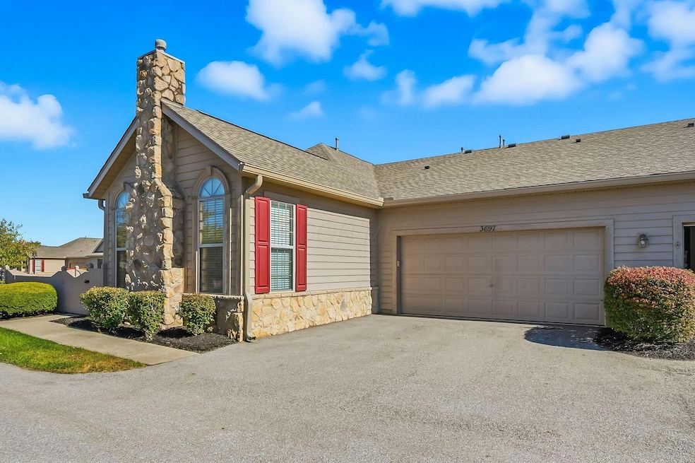 3697 Stoneway Point unit 83697, Powell, OH 43065 - photo 1