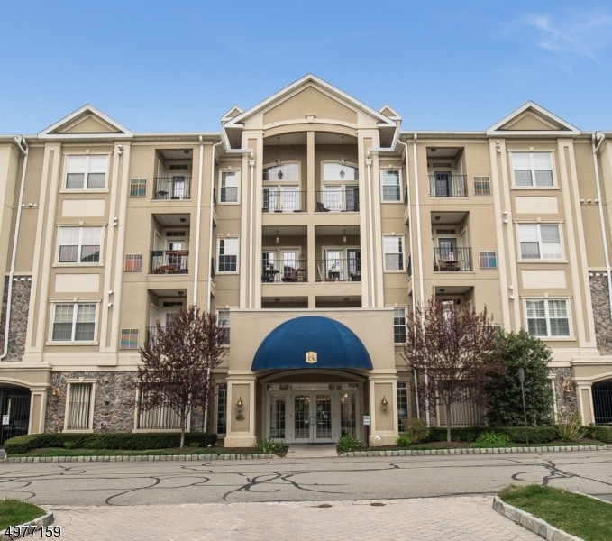 4305 Harcourt Rd unit 4305, Clifton, NJ 07013 - photo 1