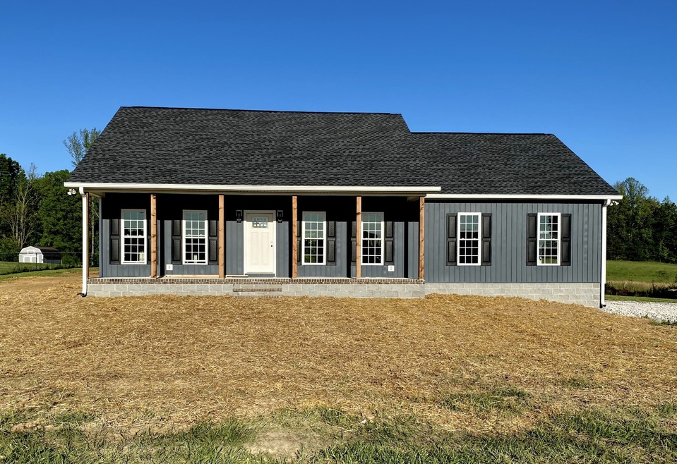 11979 Old Kentucky Rd, Walling, TN 38587 - photo 1