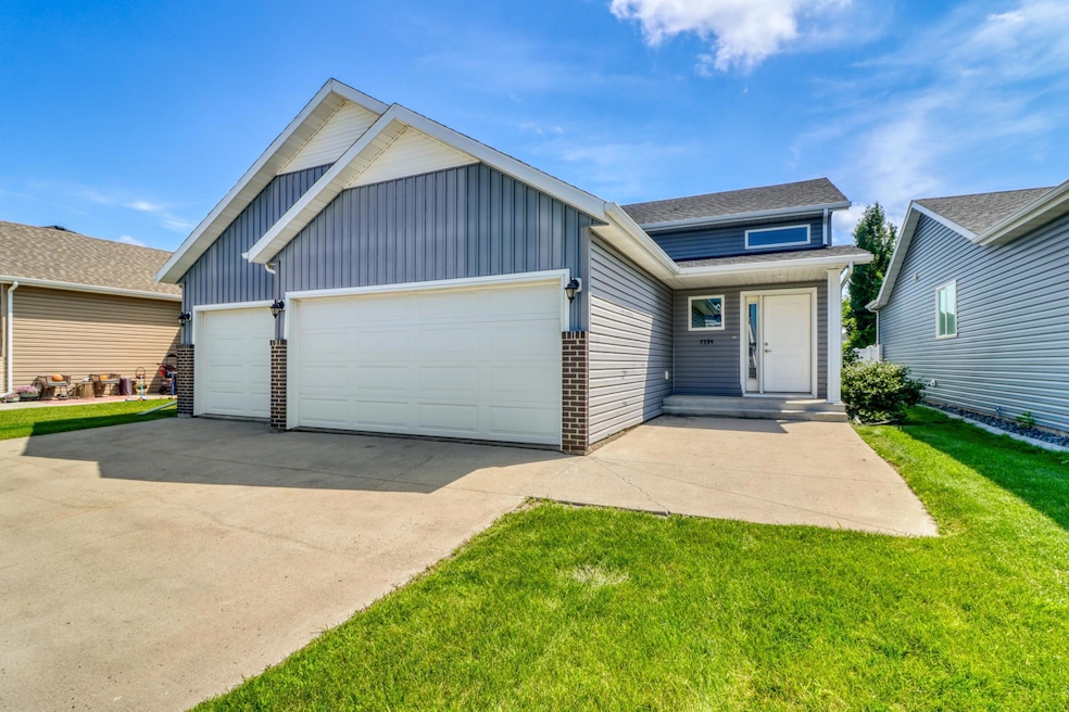 7394 21st St S, Fargo, ND 58104 - photo 1