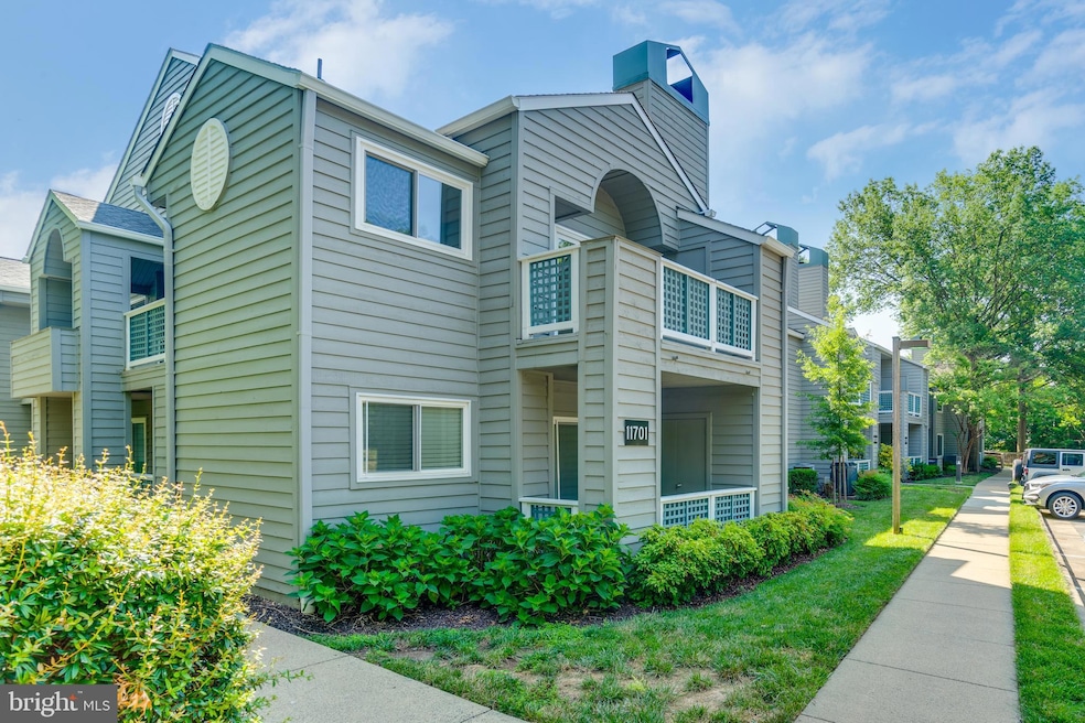 11701 Summerchase Cir, Reston, VA 20194 - photo 1