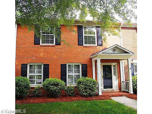 Exterior Front. Welcome to Fountain Manor, One of Greensboro s Finest Addresses. Amenities include private entrance, clubhouse, and pool.