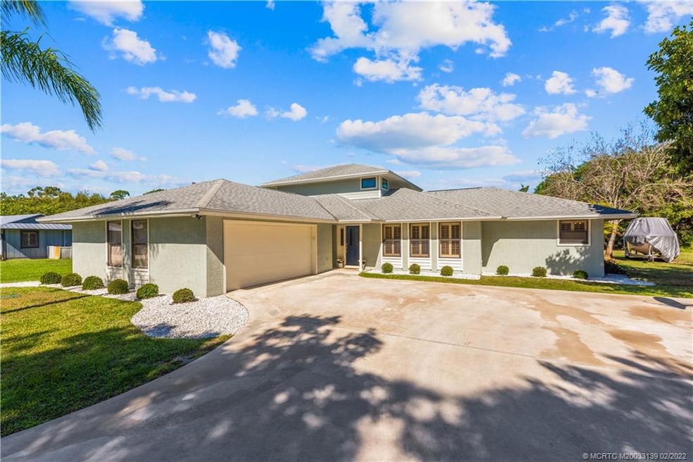 Very pretty and well cared for home