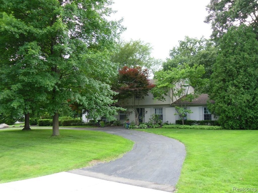 6670 Country Club Ln.
