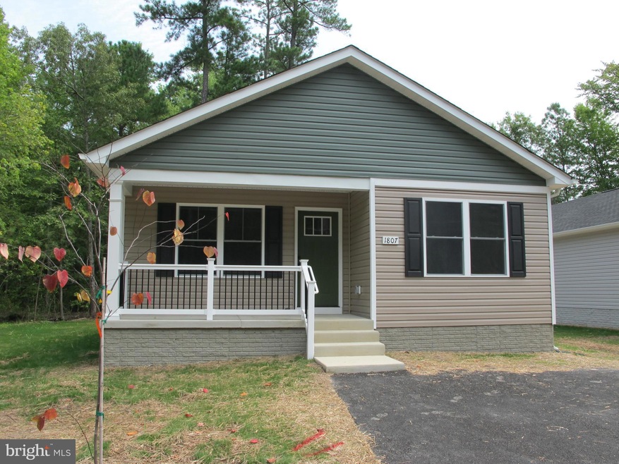 1807 Mckinney Blvd, Colonial Beach, VA 22443 - photo 1