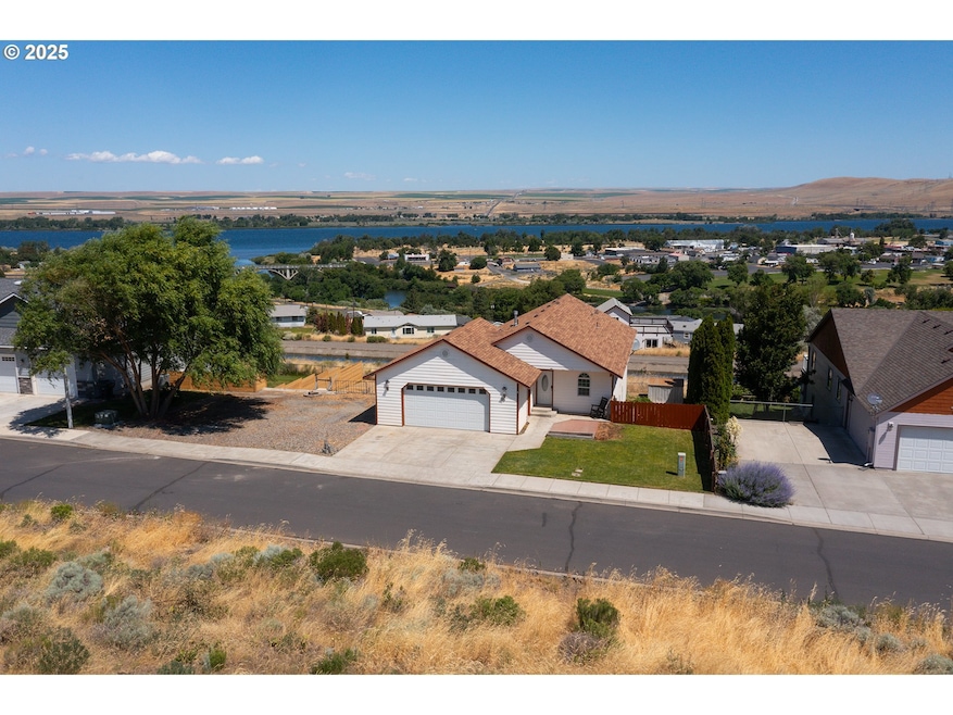 55 Truman Ave, Umatilla, OR 97882 - photo 1