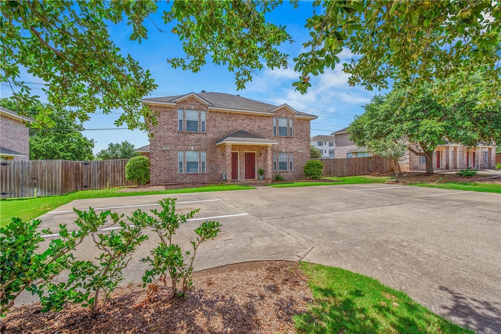 Pending $460,000 • Co-Listing Agent